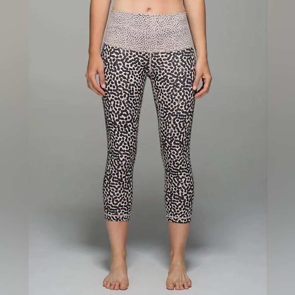 LULULEMON Wunder Under Crop II Roll Down Ivory Black Spotted Workout Leggings